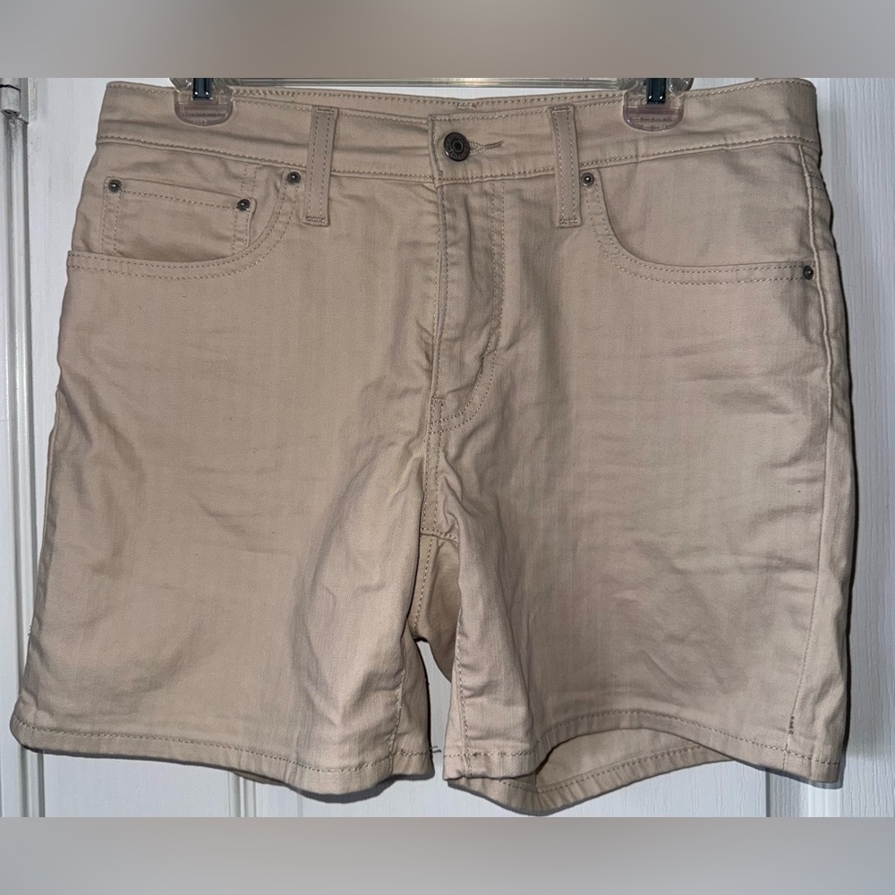 Levi’s Khaki Mid Length Shorts Tan Size 30